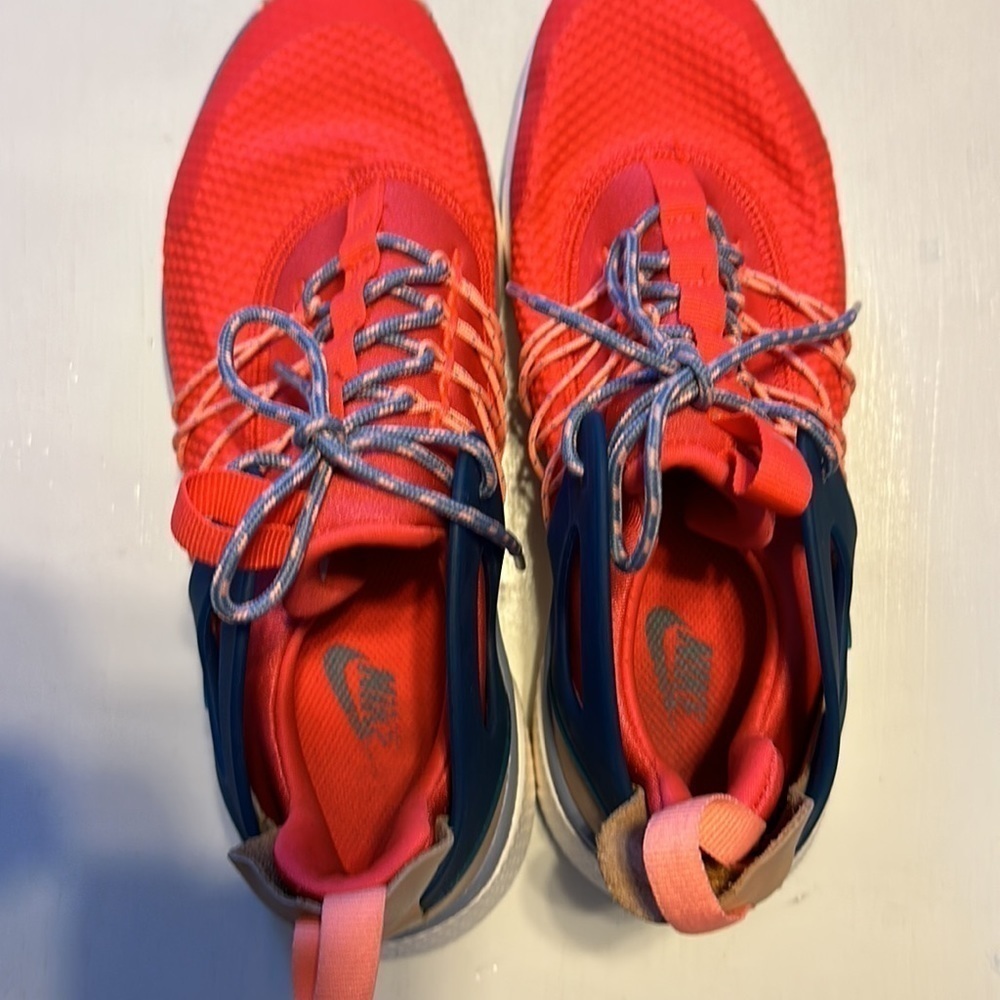 NIKE Free Virtious womens sneakers size 7; 725060-600 - Picture 5 of 7